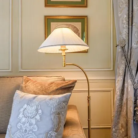 Domaine Les Crayeres Hotel